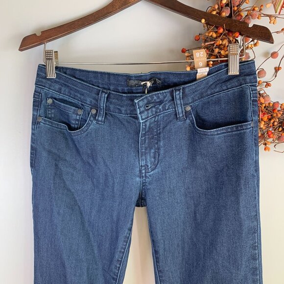 prAna Womens KARA Low Rise Narrow Leg Fitted Jeans Sz 6 in INDIGO - Picture 2 of 9